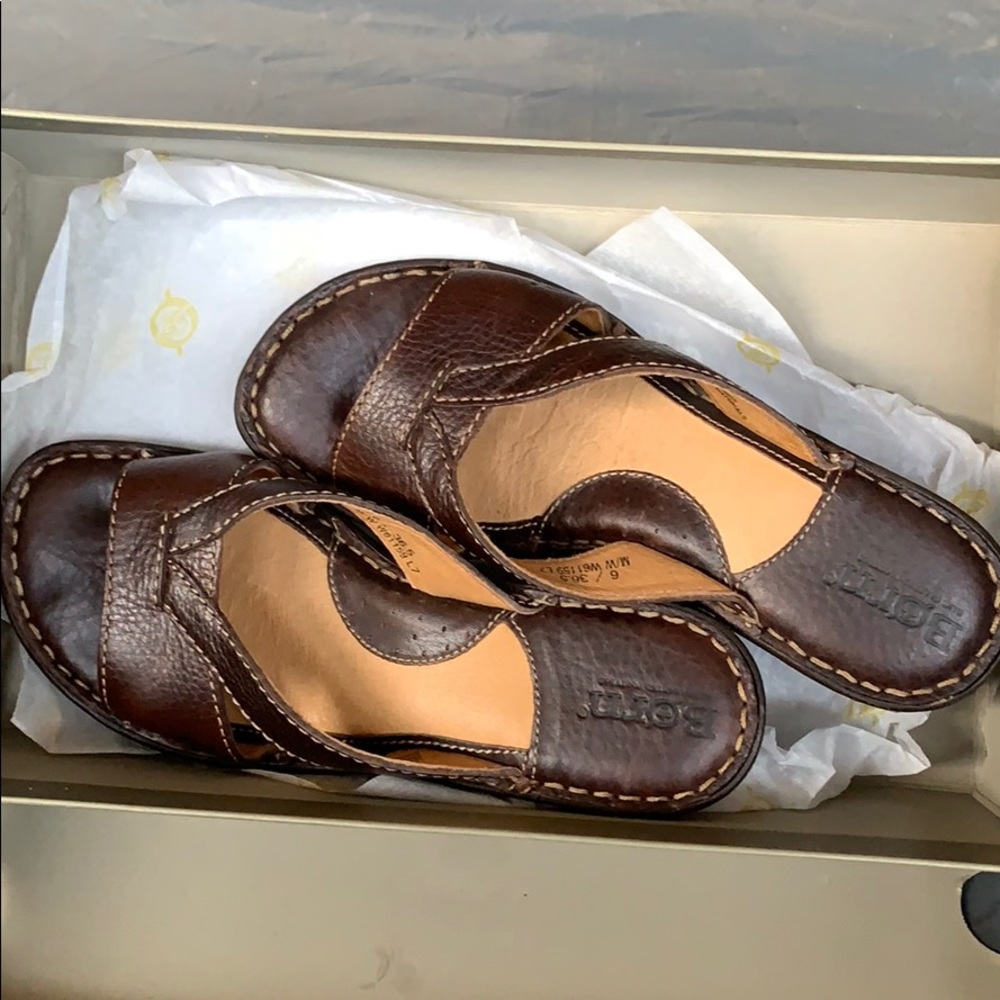 Shoe